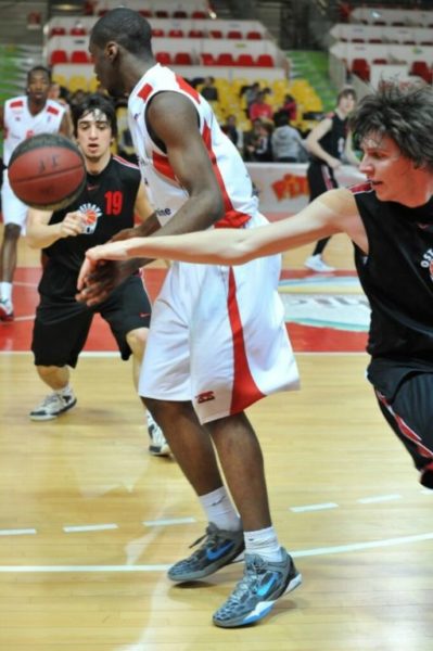 Basketbalisté BCM Ostrava startovali na turnaji ve Francii